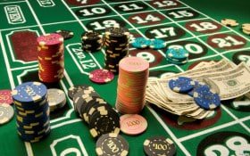 Platform hmslot99 menyediakan akses ke sportsbook, kasino langsung, dan permainan slot melalui aplikasi mobile dan desktop